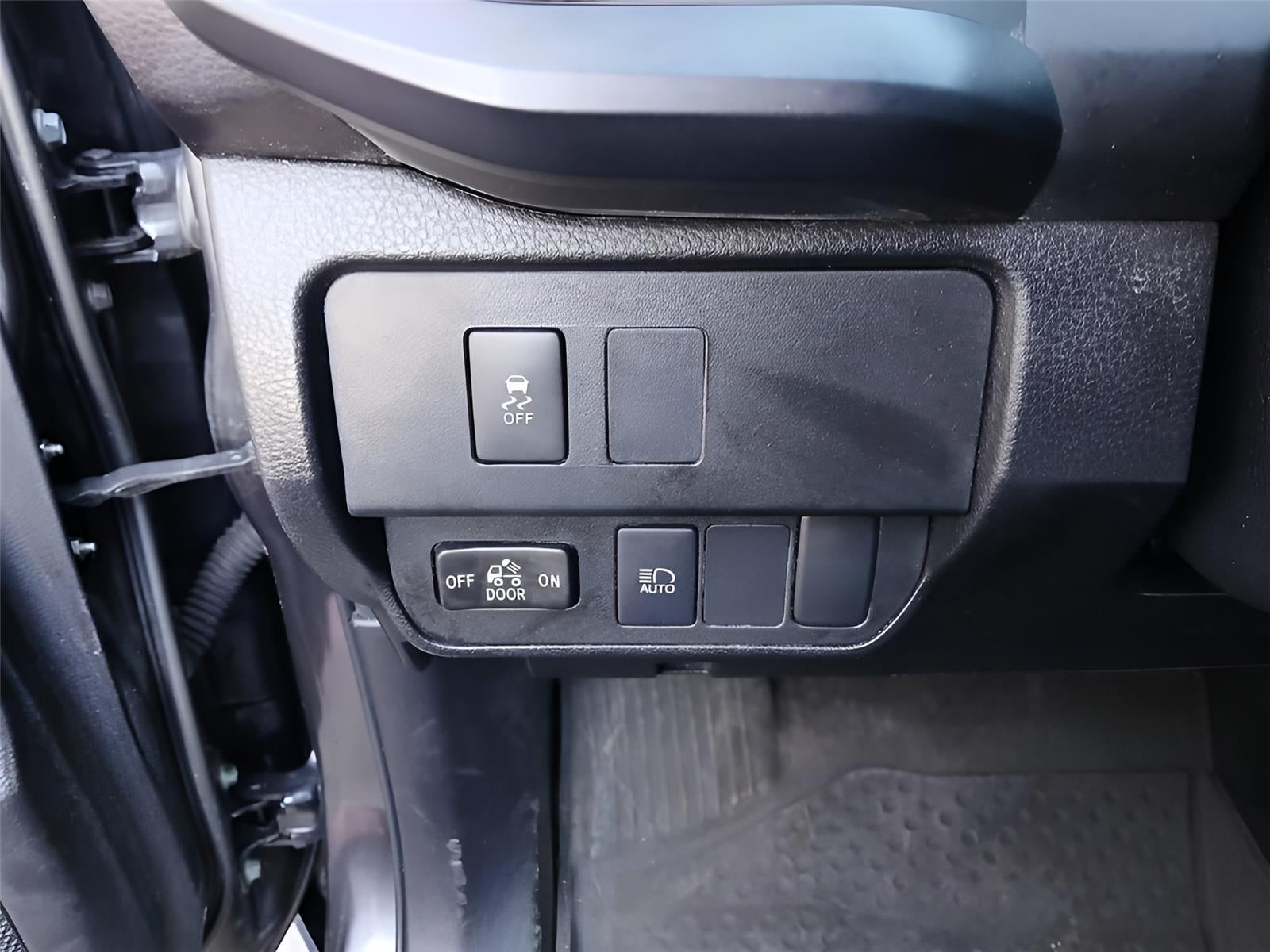 2023 Toyota TACOMA SR SR5