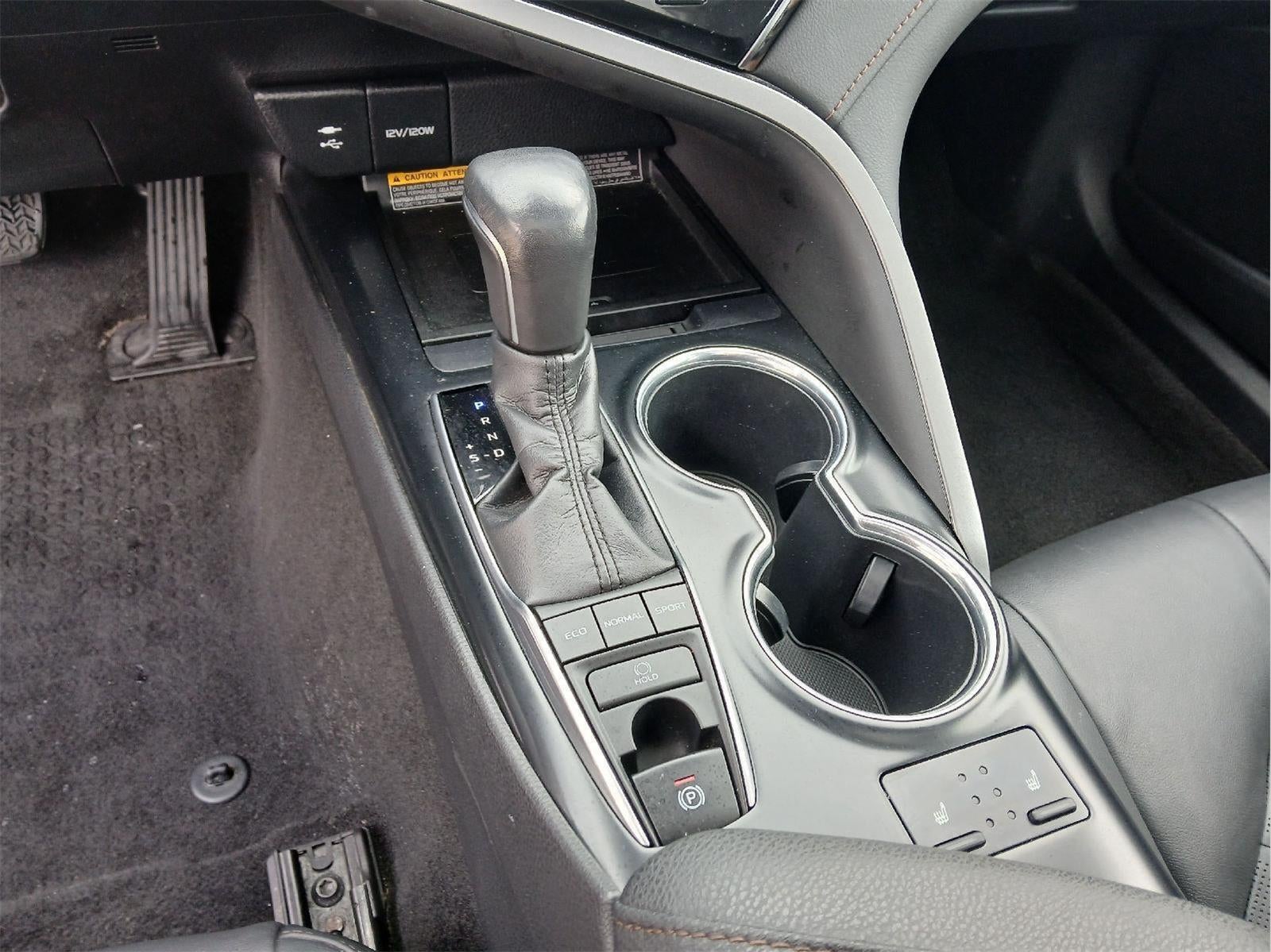 2019 Toyota CAMRY XLE