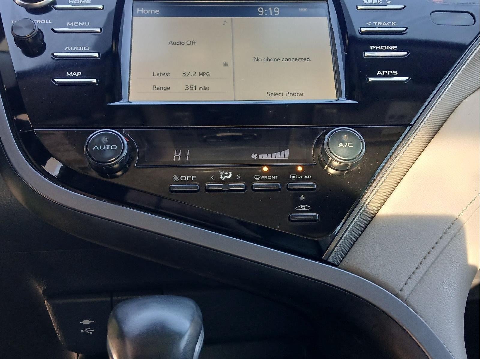 2019 Toyota Camry SE