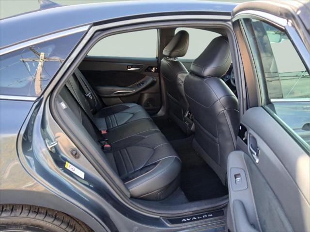 2019 Toyota Avalon Hybrid XSE
