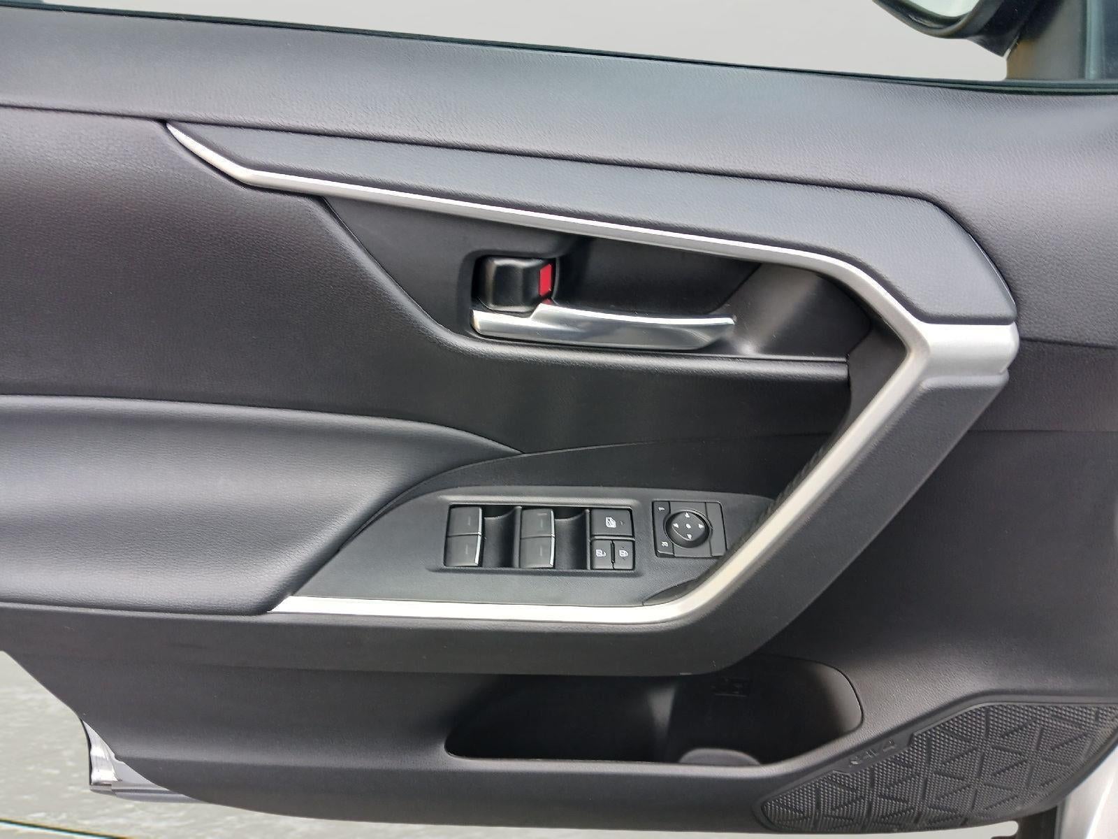 2022 Toyota RAV4 HYBRID Hybrid SE