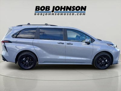 2025 Toyota SIENNA XLE AWD Woodland Edition