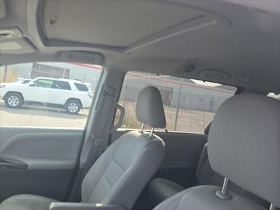 2016 Toyota SIENNA XLE 3.5L XLE 7-Passenger