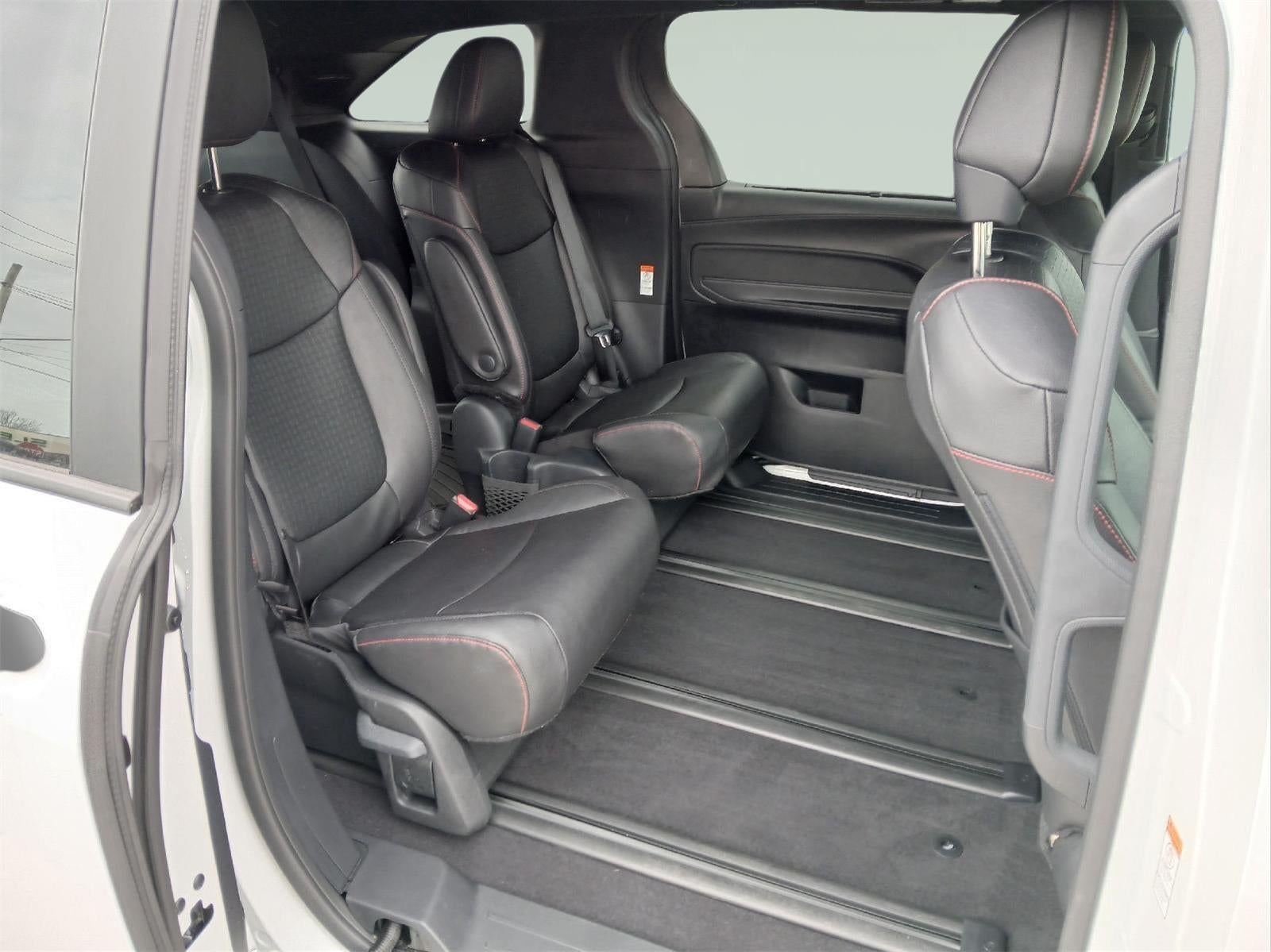 2025 Toyota SIENNA XSE AWD XSE