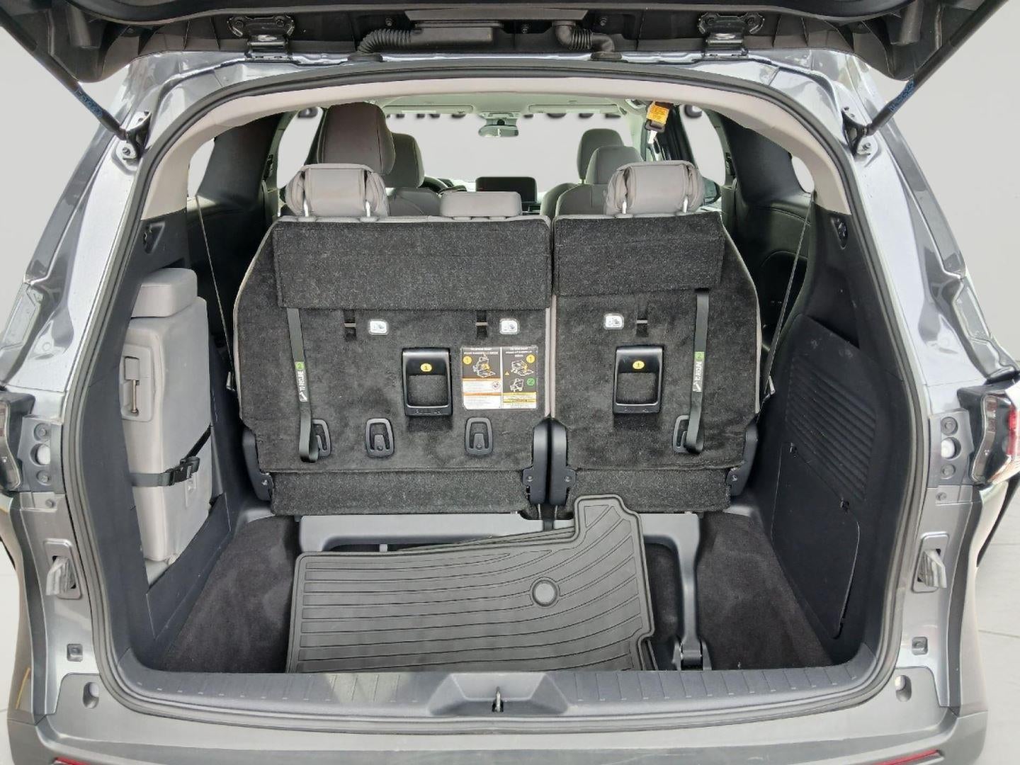 2025 Toyota Sienna LE 8-Passenger