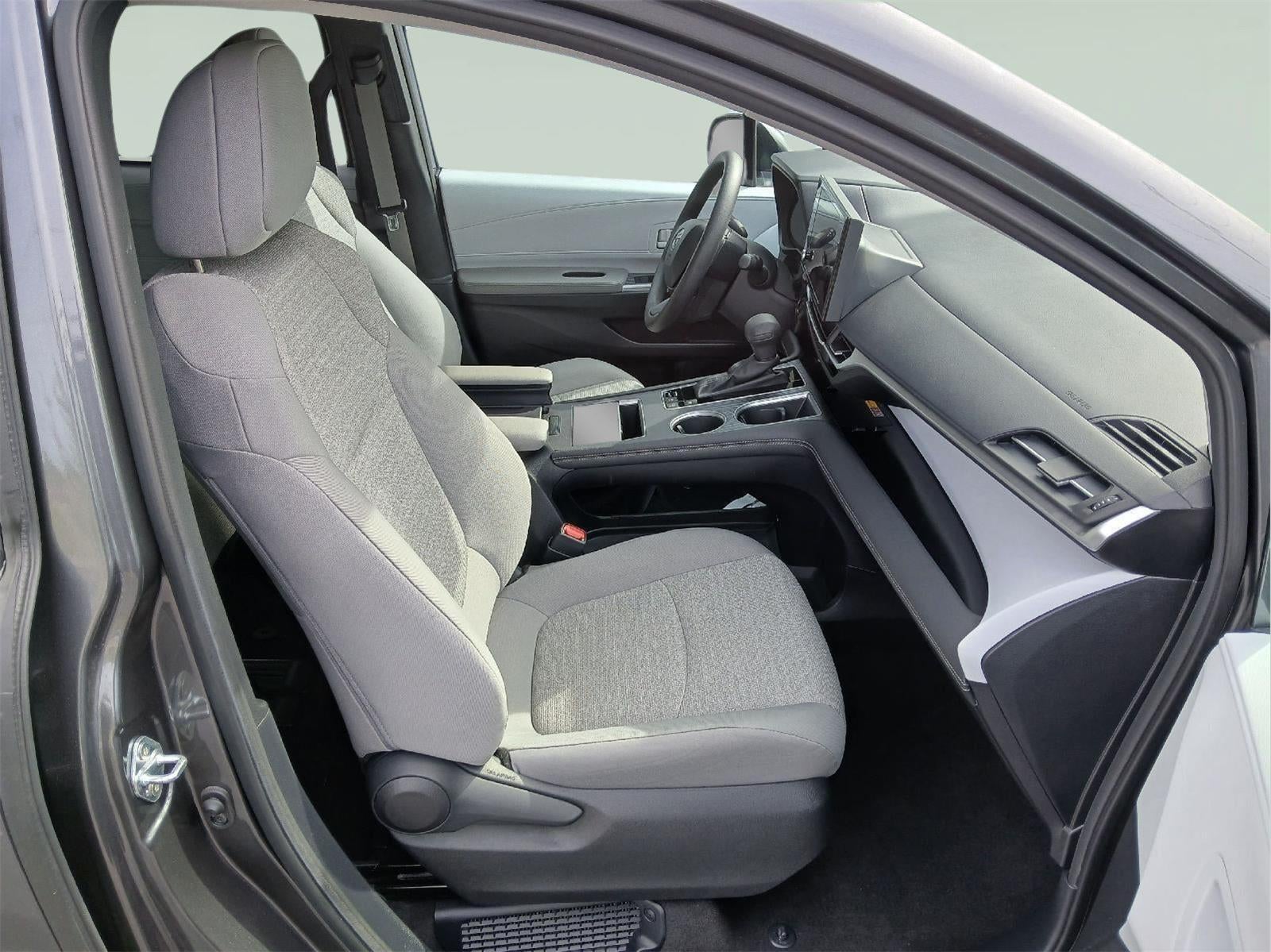2025 Toyota Sienna LE 8-Passenger
