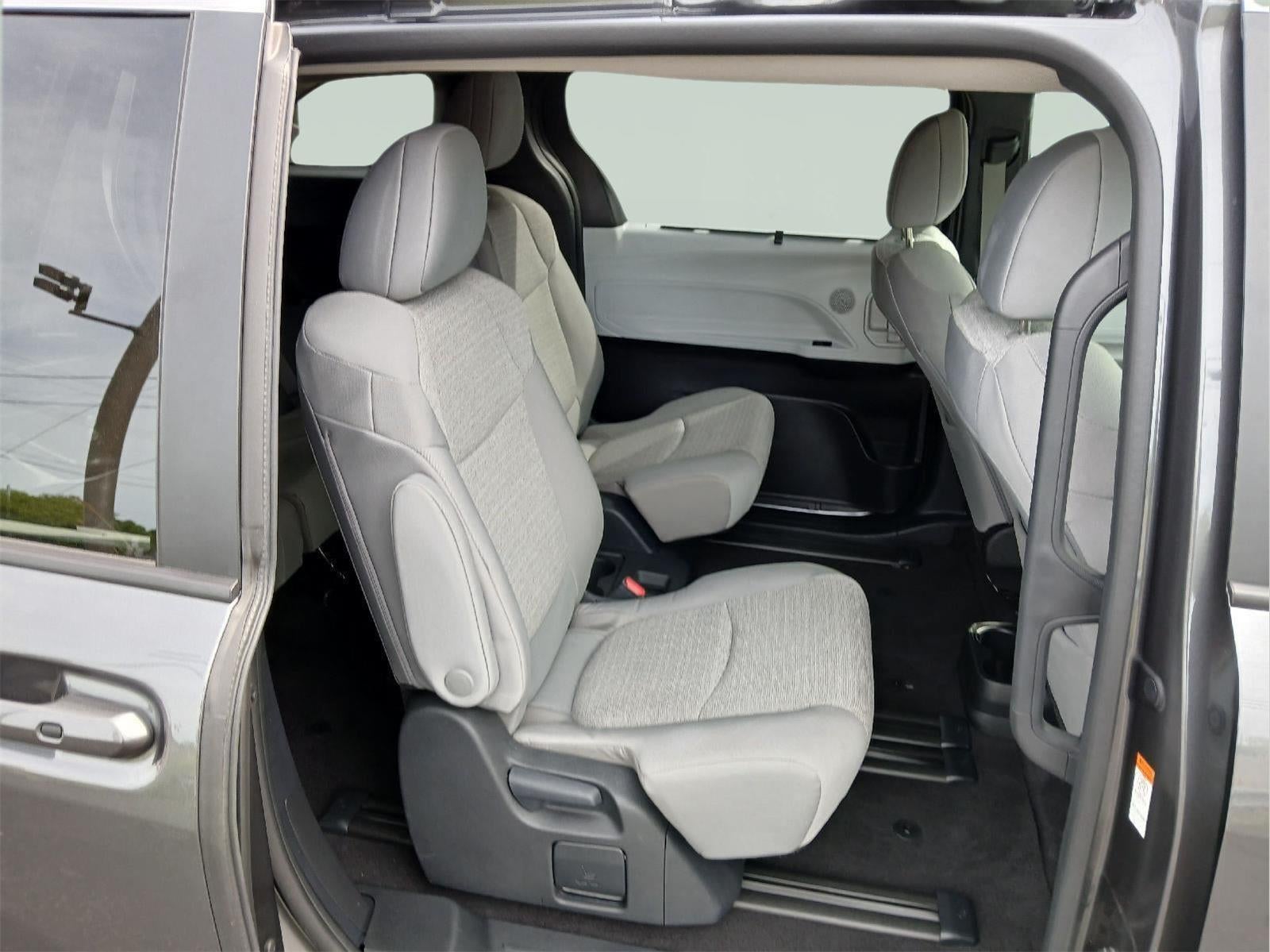 2025 Toyota Sienna LE 8-Passenger