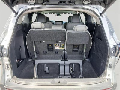 2025 Toyota Sienna XLE FWD 8-PASSENGER