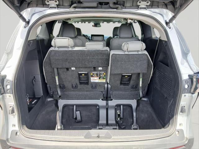 2025 Toyota Sienna XLE FWD 8-PASSENGER