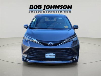 2023 Toyota Sienna XLE 8-Passenger