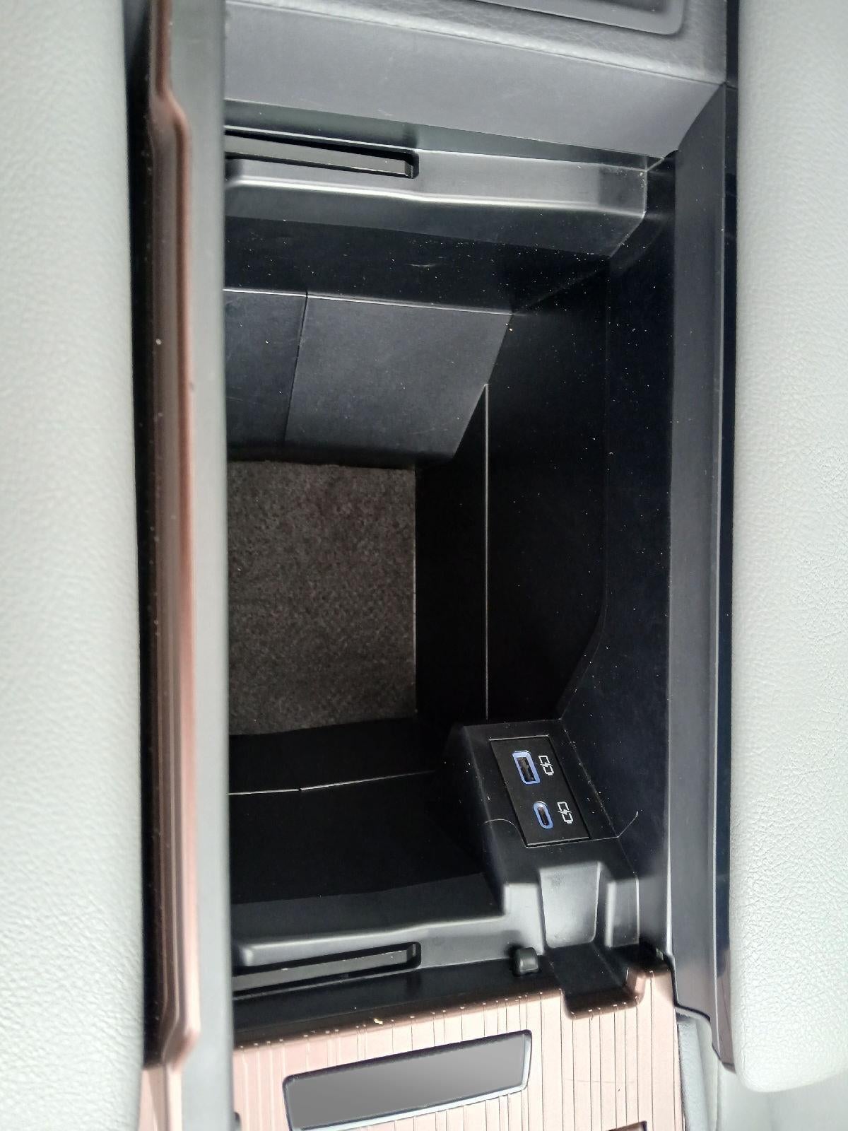 2024 Toyota SIENNA XLE MINIVAN