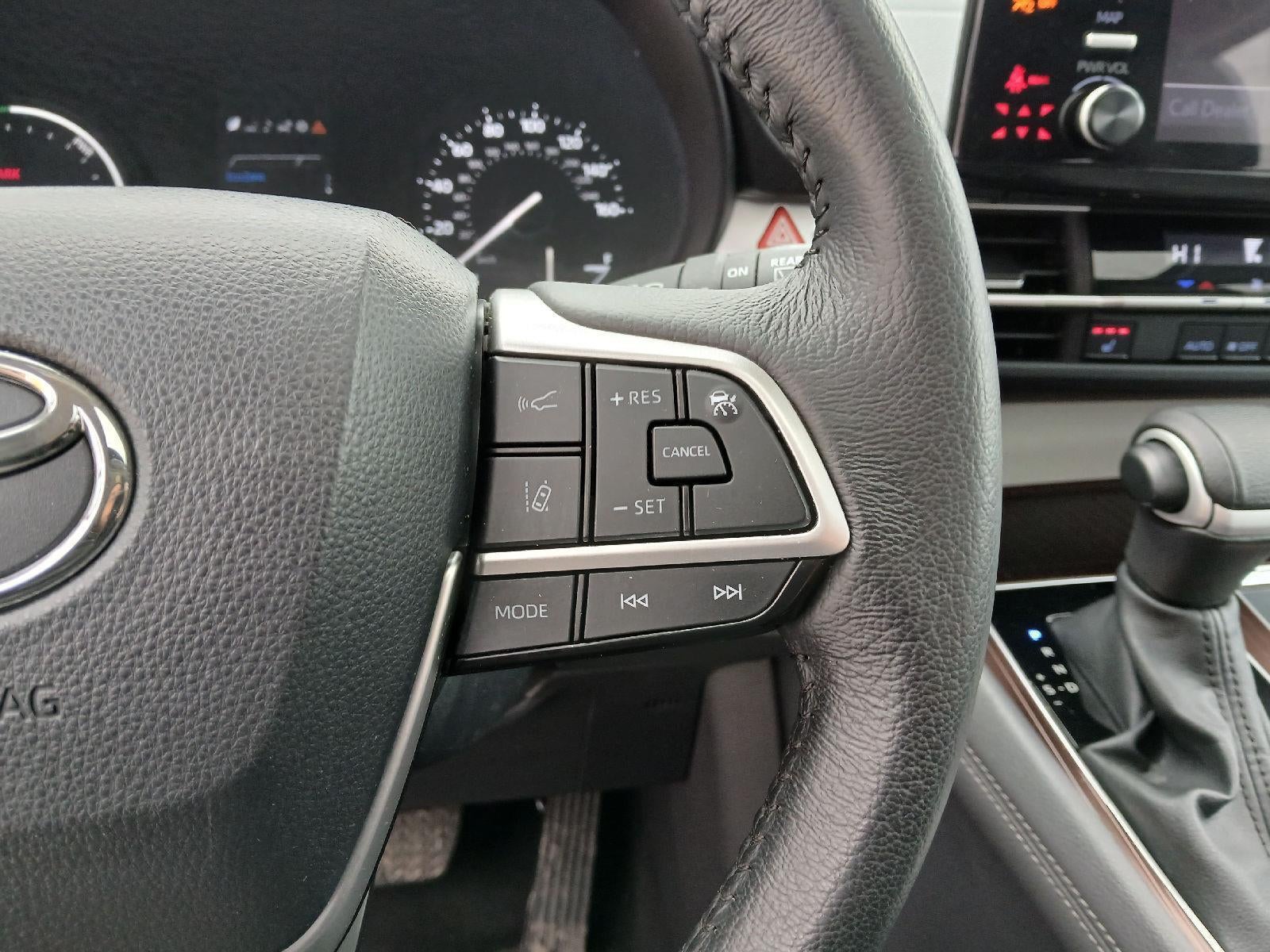 2024 Toyota SIENNA XLE MINIVAN