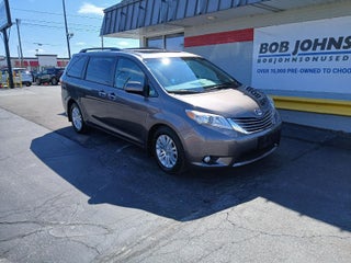 2017 Toyota SIENNA XLE 3.5L XLE 8-Passenger
