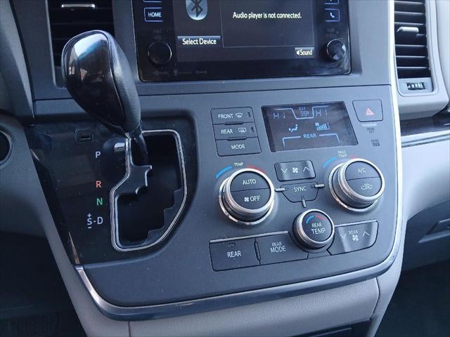 2017 Toyota SIENNA XLE 3.5L XLE 8-Passenger