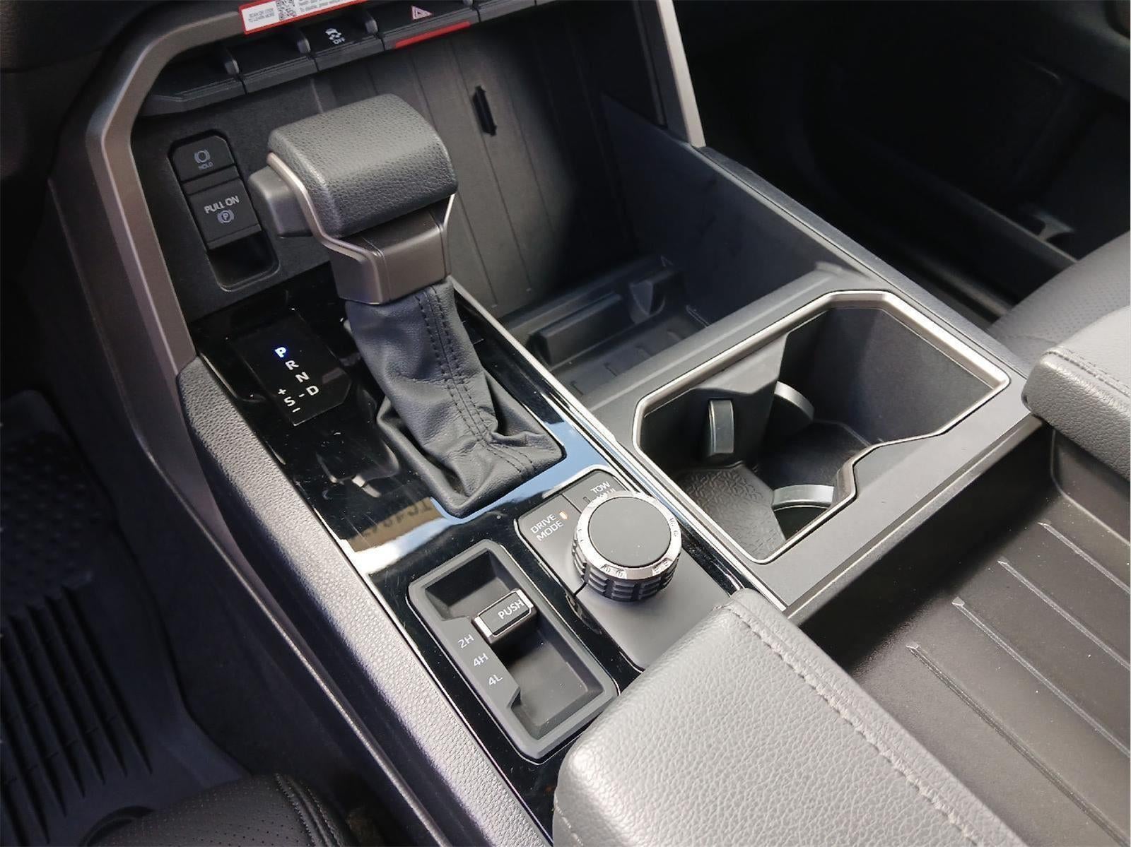 2025 Toyota TUNDRA 4X4 SR5