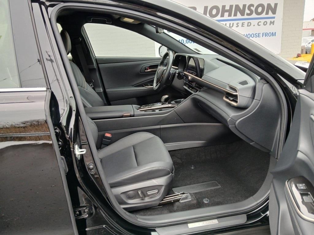 2025 Toyota CROWN SIGNIA XLE