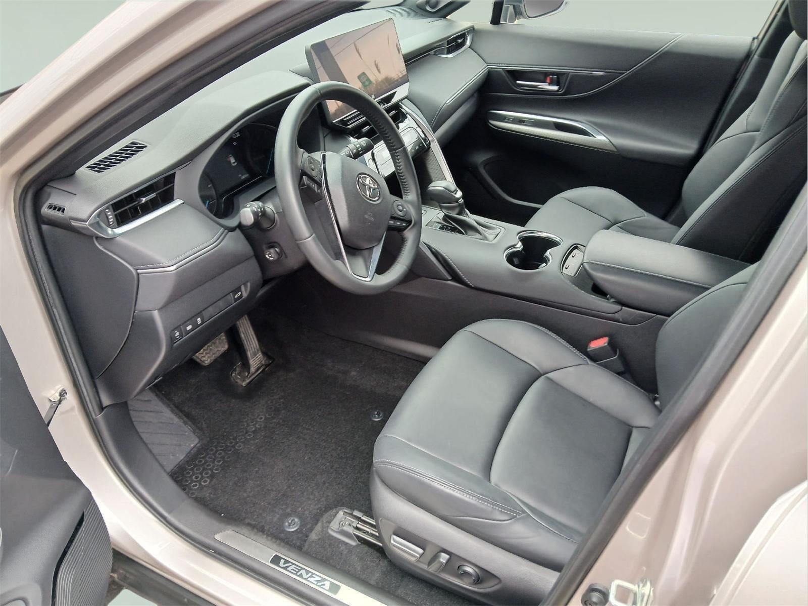 2023 Toyota Venza XLE