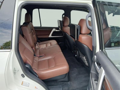 2016 Toyota Land Cruiser Base