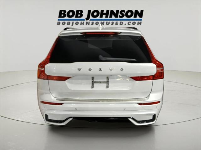 2023 Volvo XC60 Plus Dark Theme