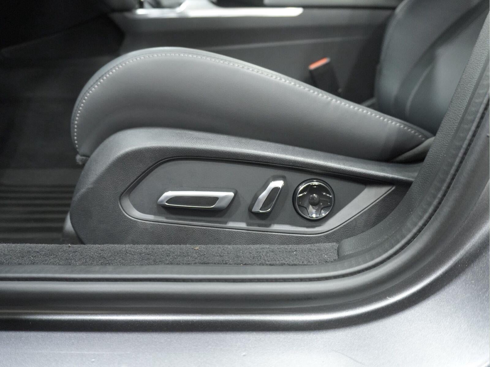 2025 Acura TLX Technology Package