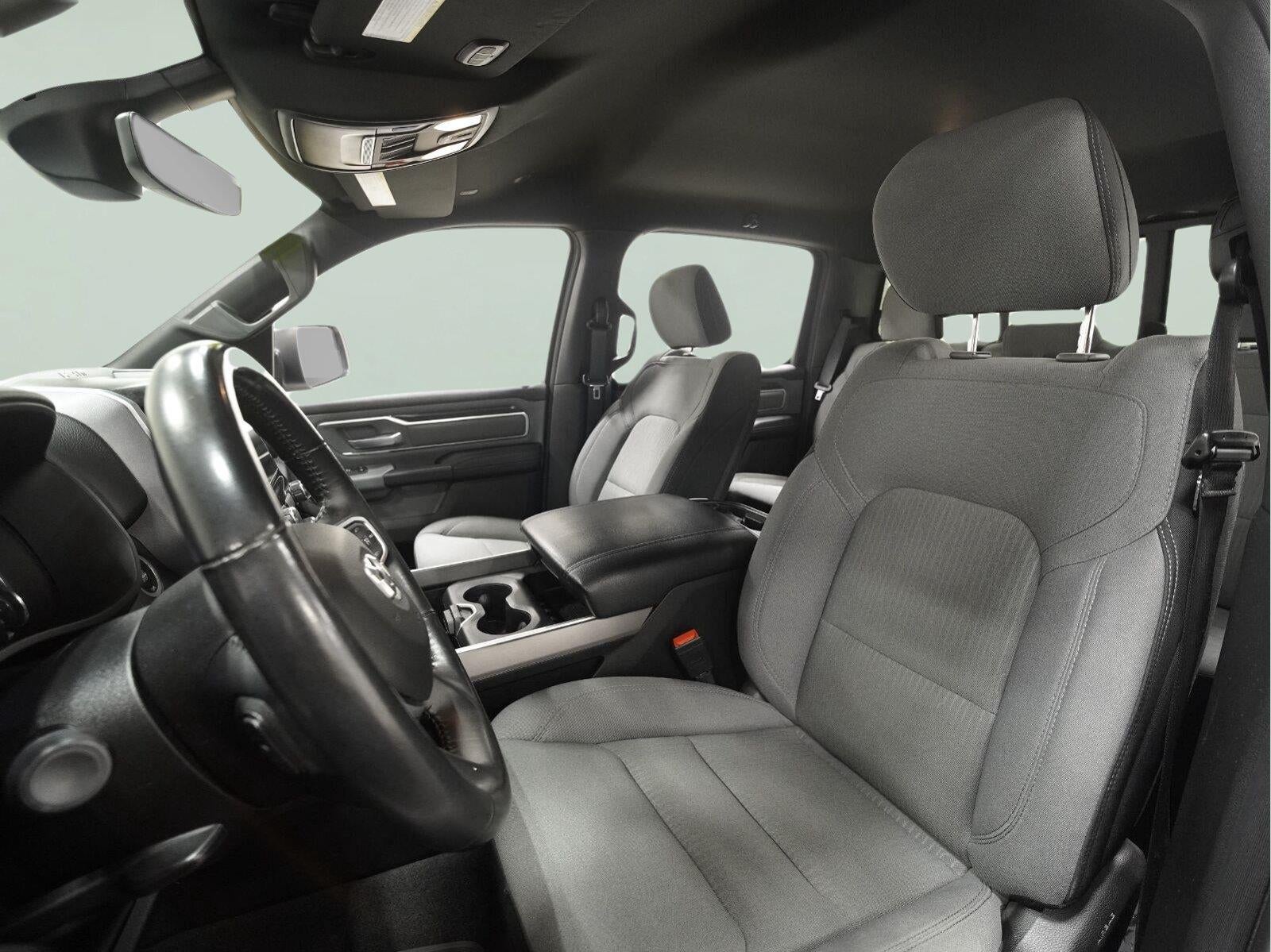 2022 RAM 1500 Big Horn Crew Cab 4x4 5'7" Box