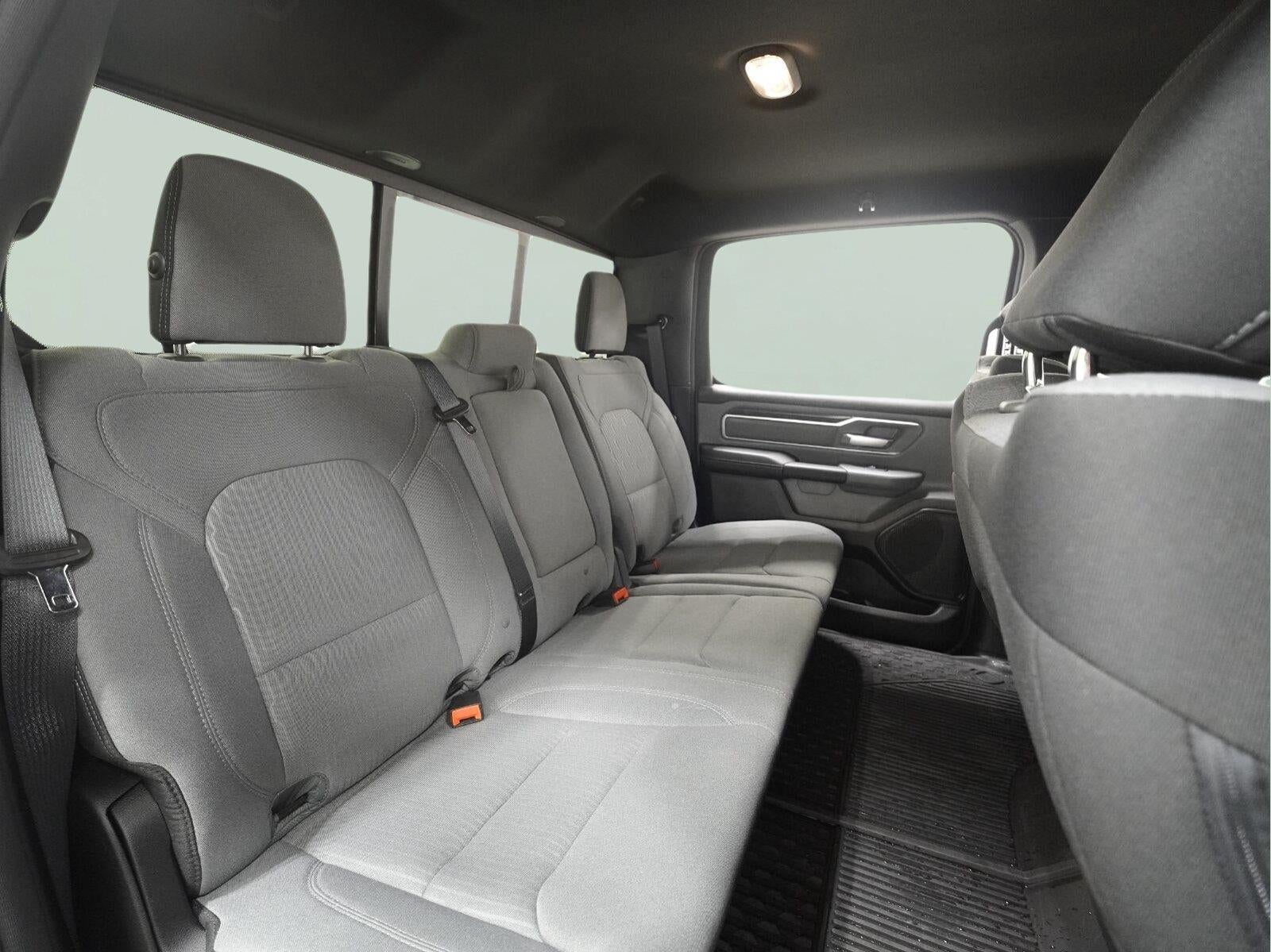 2022 RAM 1500 Big Horn Crew Cab 4x4 5'7" Box