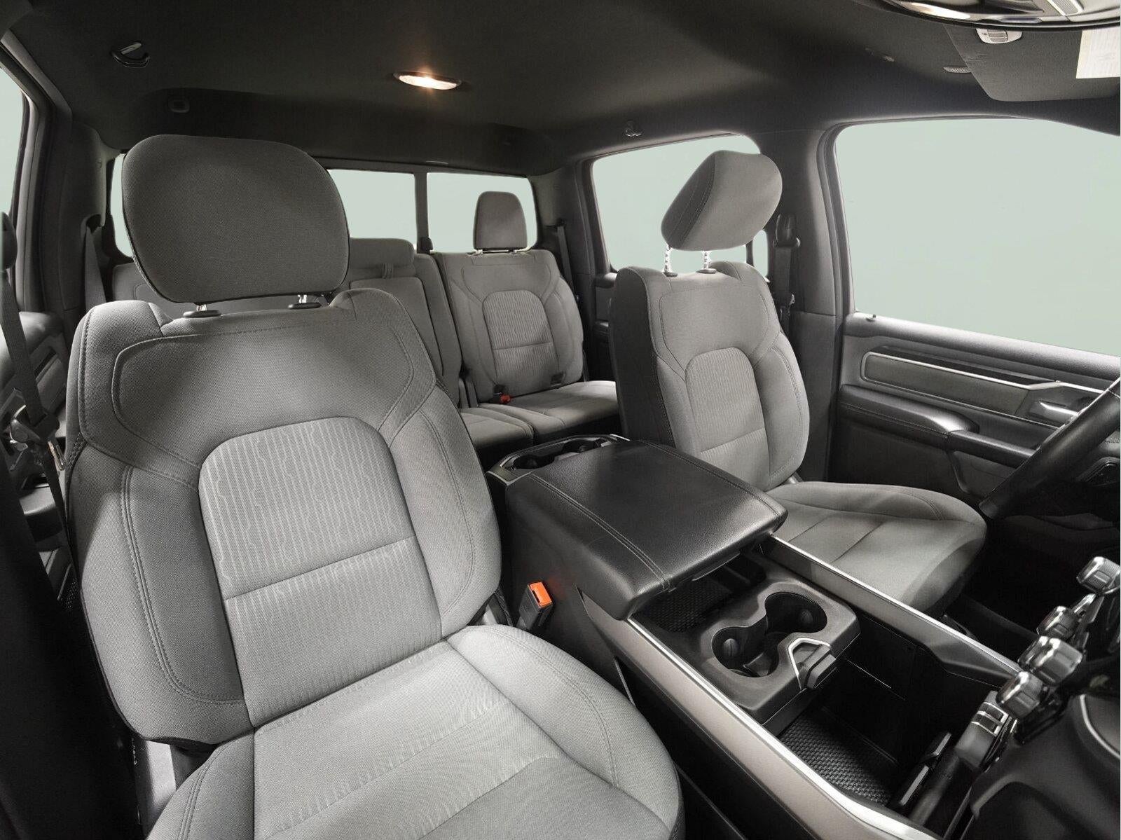 2022 RAM 1500 Big Horn Crew Cab 4x4 5'7" Box