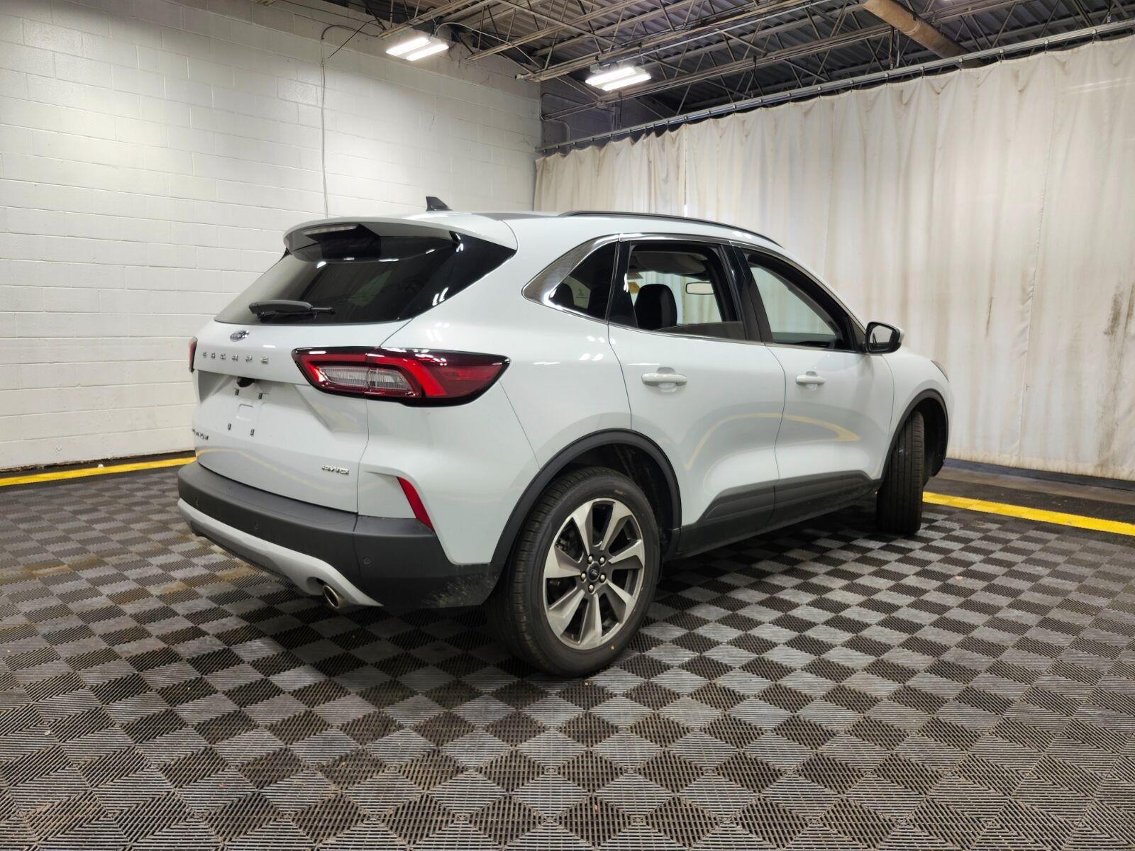 2025 Ford Escape Platinum