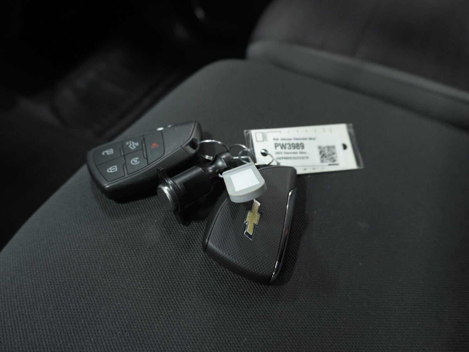 2025 Chevrolet Silverado 1500 LT (2FL)