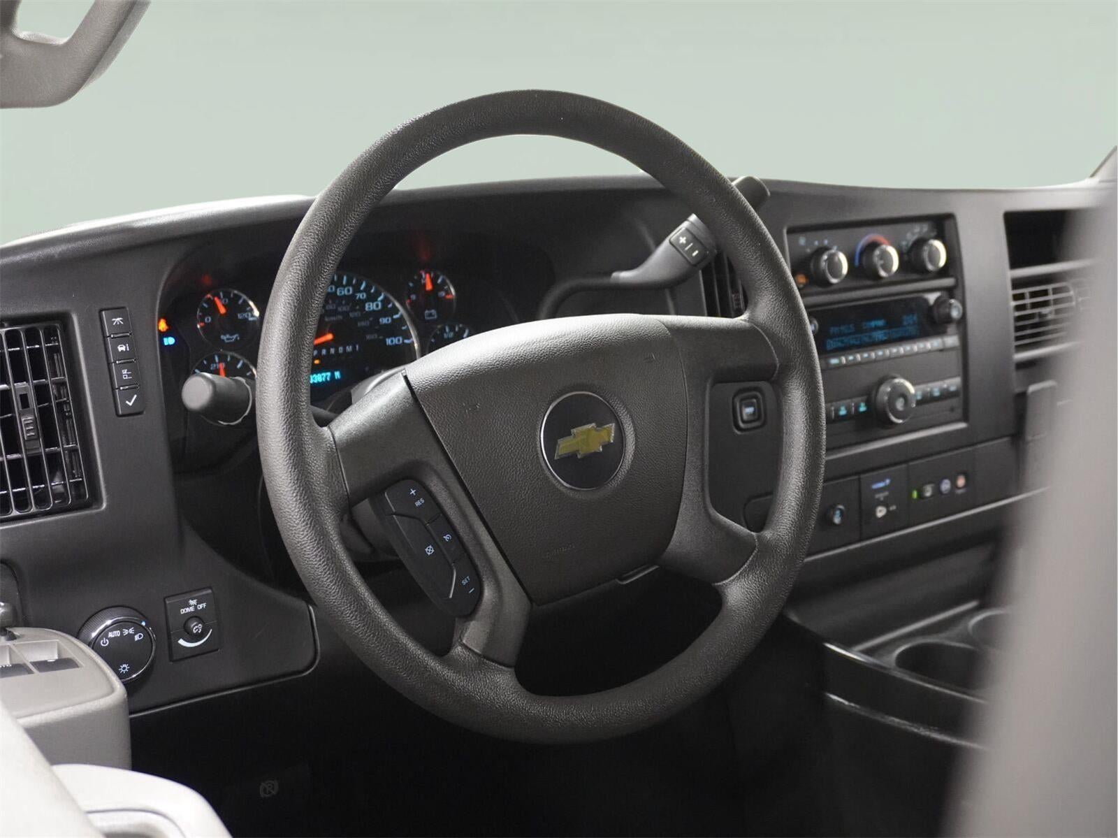 2025 Chevrolet Express Cargo WT