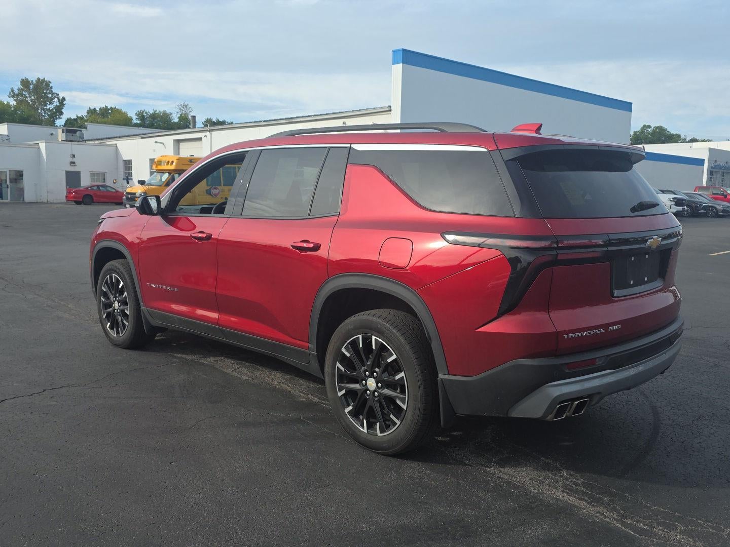 2024 Chevrolet Traverse LT