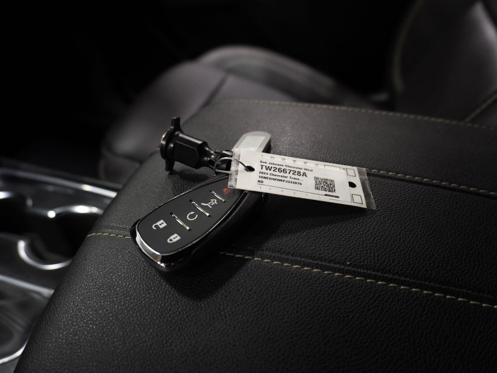 2023 Chevrolet Traverse LT Leather