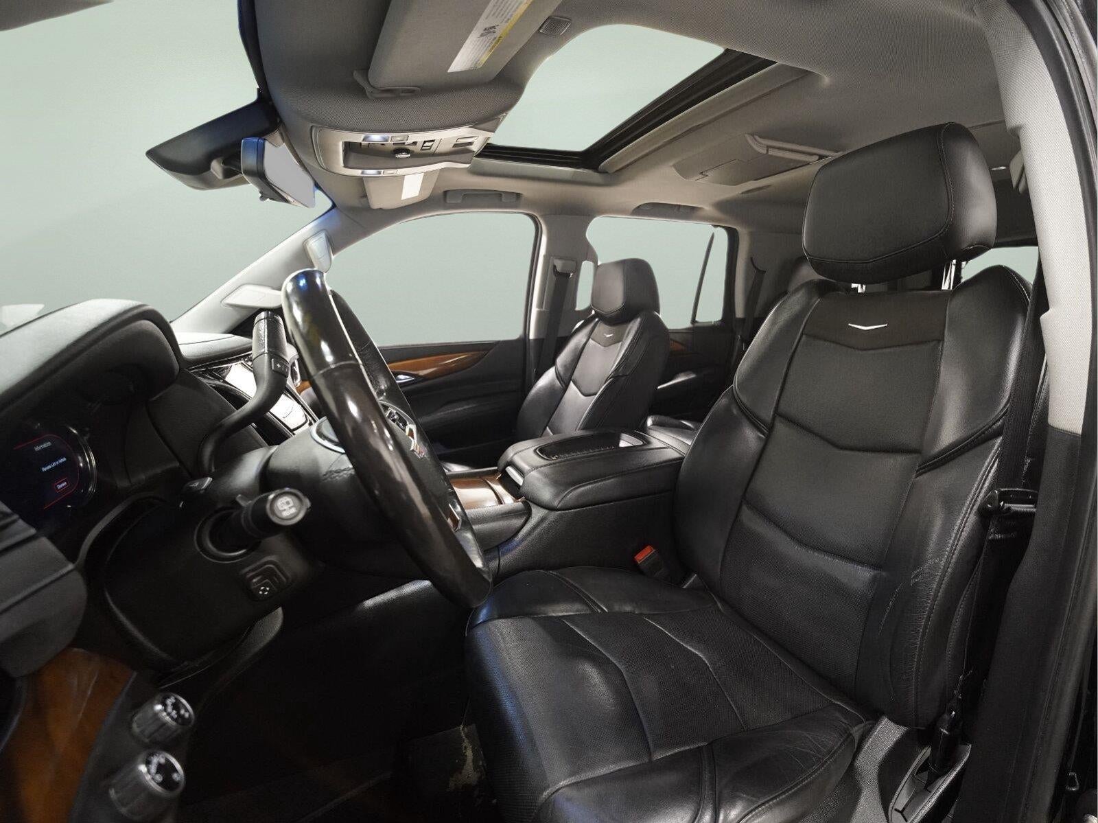 2018 Cadillac Escalade Luxury
