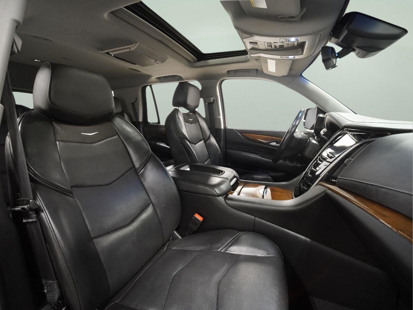 2018 Cadillac Escalade Luxury
