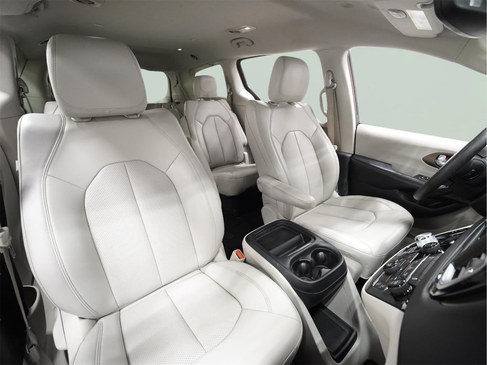 2021 Chrysler Voyager LXI