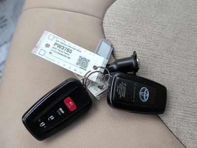 2022 Toyota Camry Hybrid LE