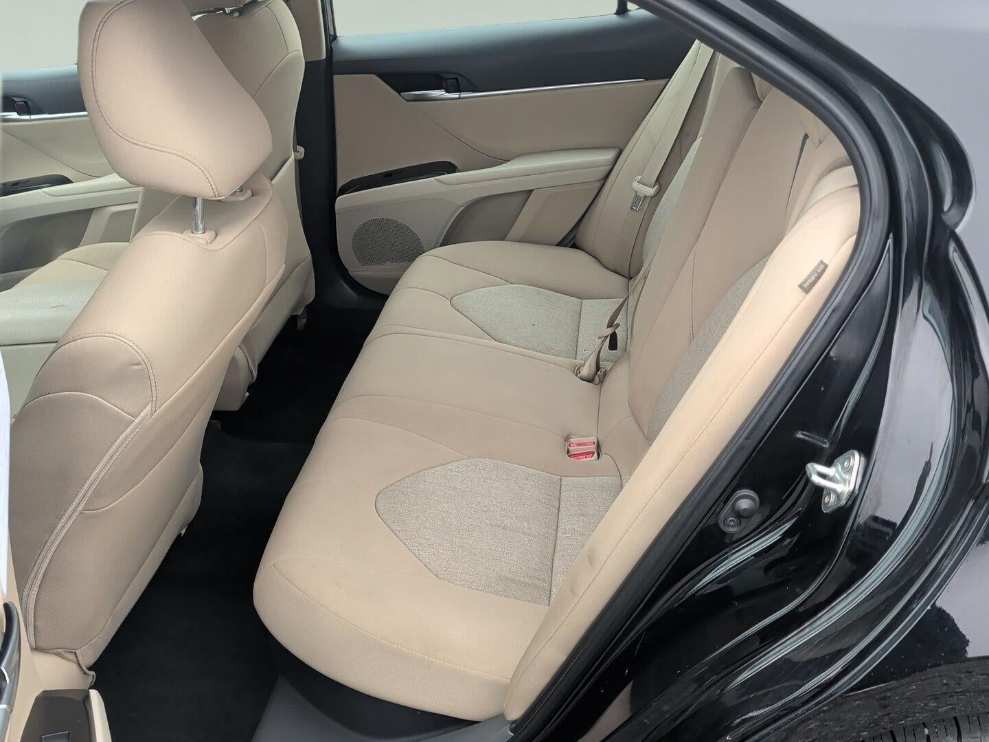 2022 Toyota Camry Hybrid LE