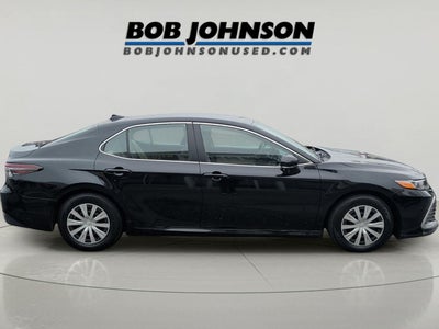 2022 Toyota Camry Hybrid LE