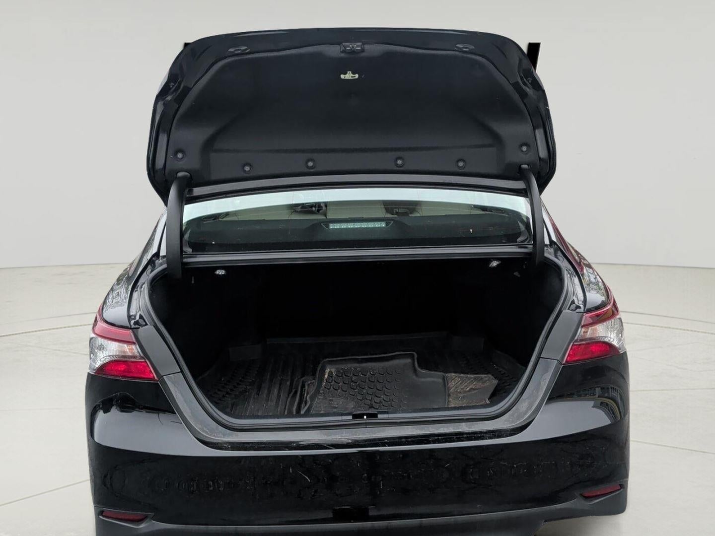 2022 Toyota Camry Hybrid LE