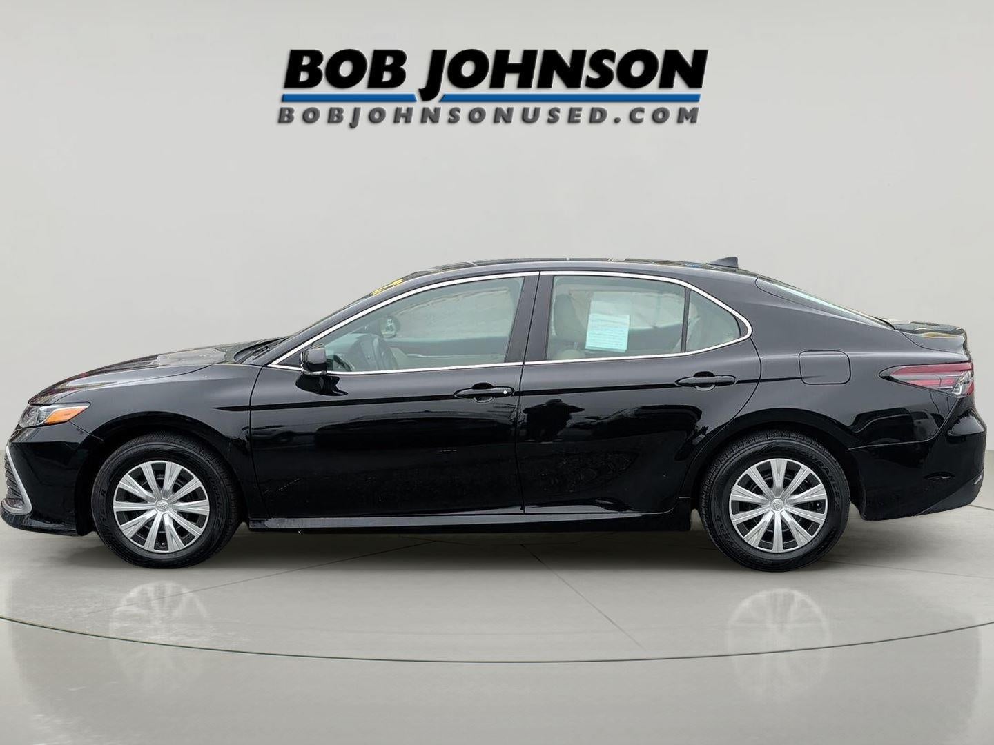 2022 Toyota Camry Hybrid LE