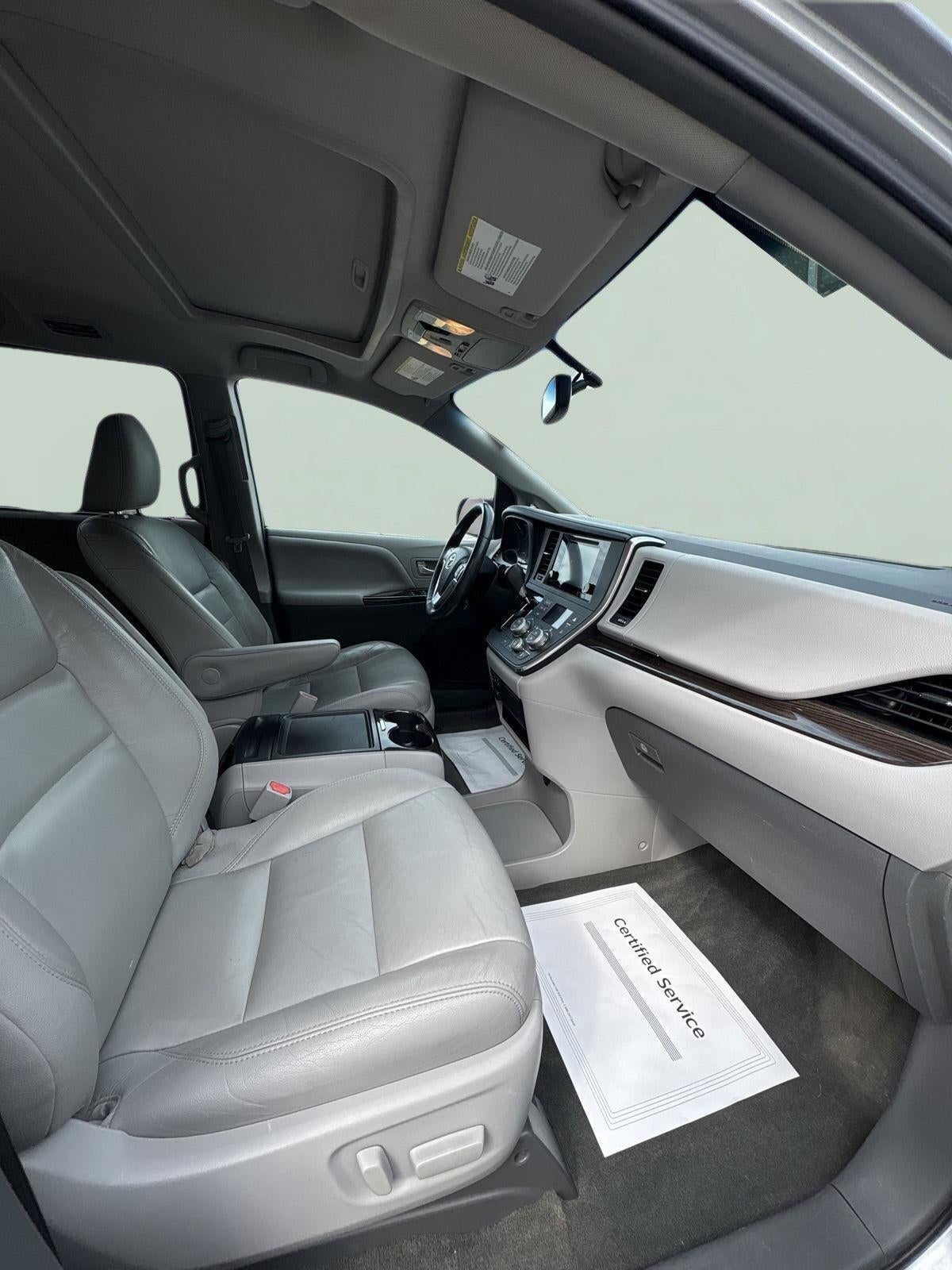 2017 Toyota Sienna XLE 7 Passenger