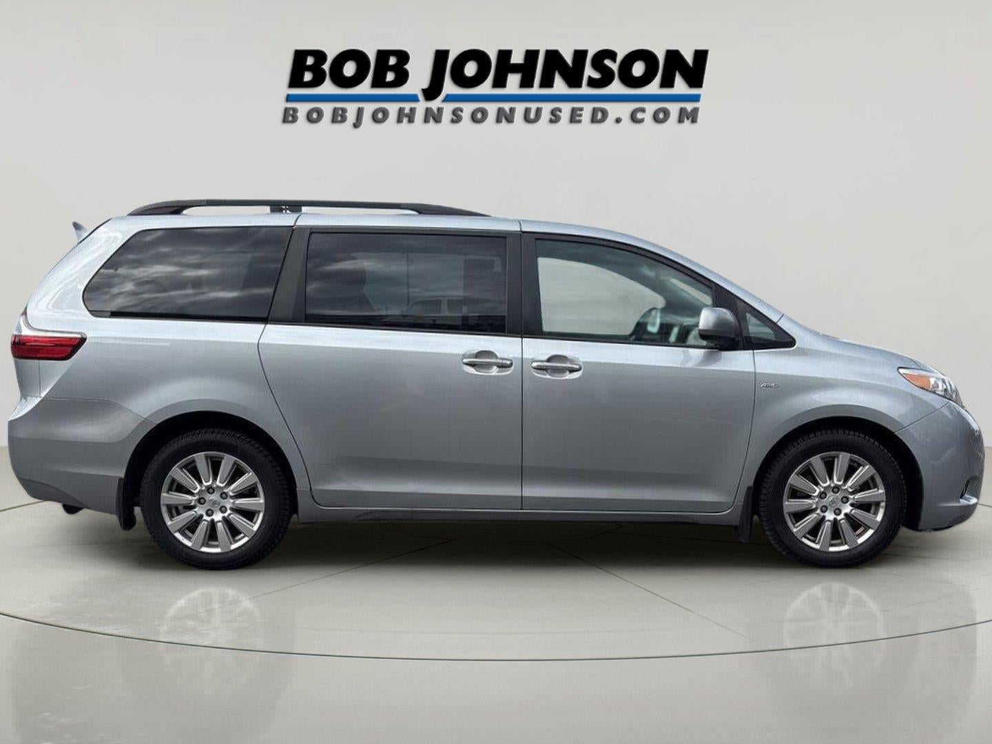 2017 Toyota Sienna XLE 7 Passenger