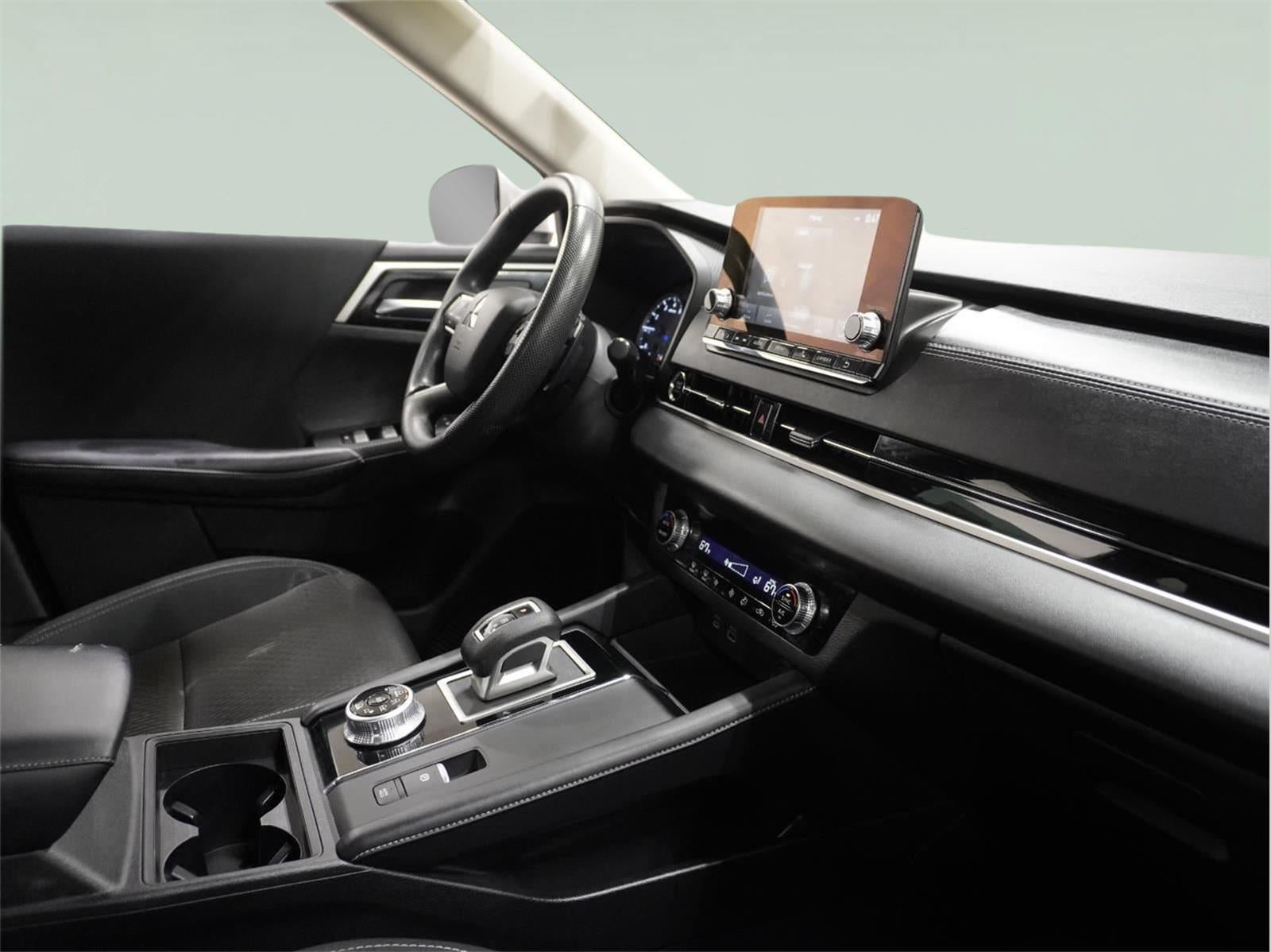 2023 Mitsubishi Outlander ES