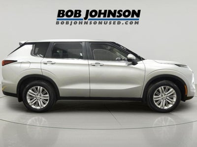 2023 Mitsubishi Outlander ES