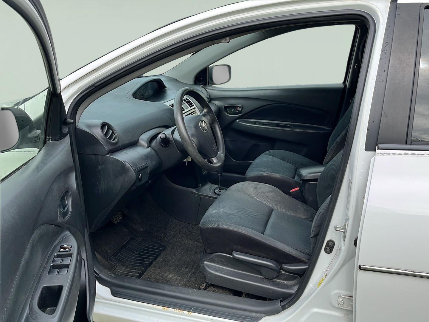2012 Toyota Yaris 4dr Sdn Auto (Natl)