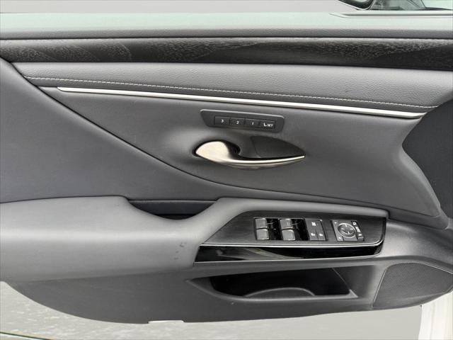 2024 Lexus ES 300h 300h