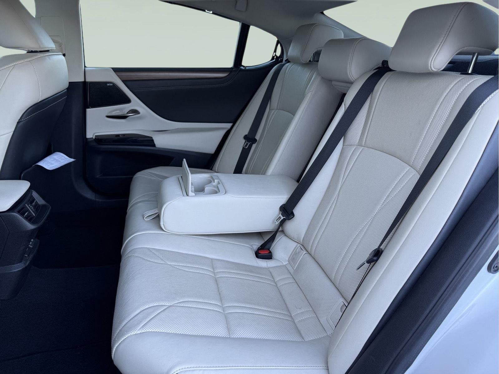 2023 Lexus ES 300h ULTRA LUXURY