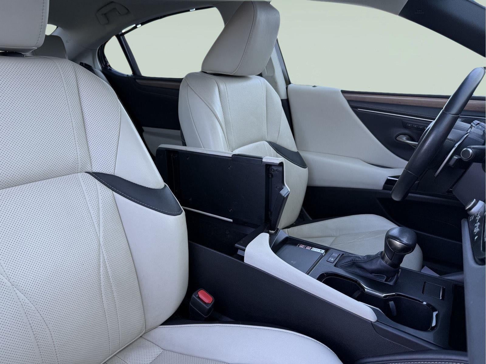 2023 Lexus ES 300h ULTRA LUXURY