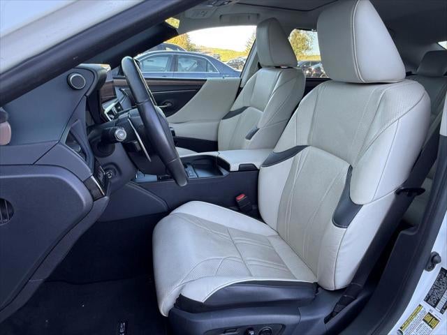 2023 Lexus ES 300h ULTRA LUXURY