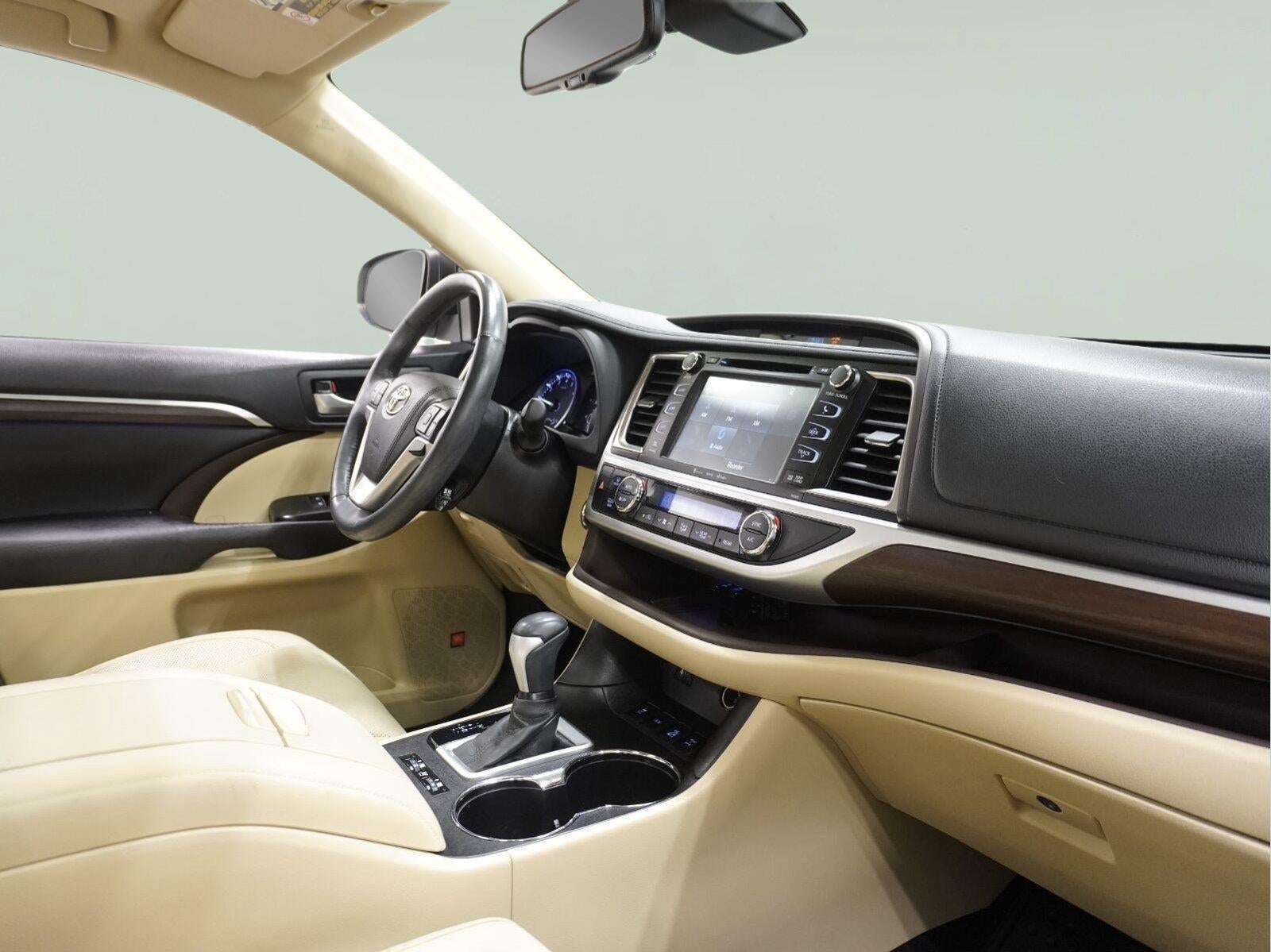 2016 Toyota Highlander Limited Platinum